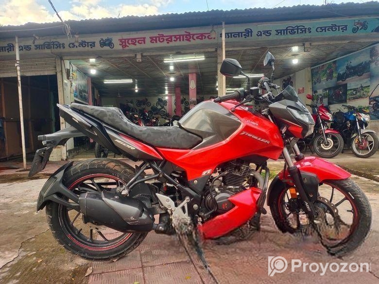 Hero Thriller 160R Refresh 2022