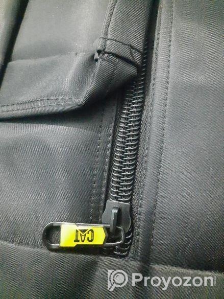 Cat এর ২ টি নতুন অফিস ল্যাপটপ ব্যাগ