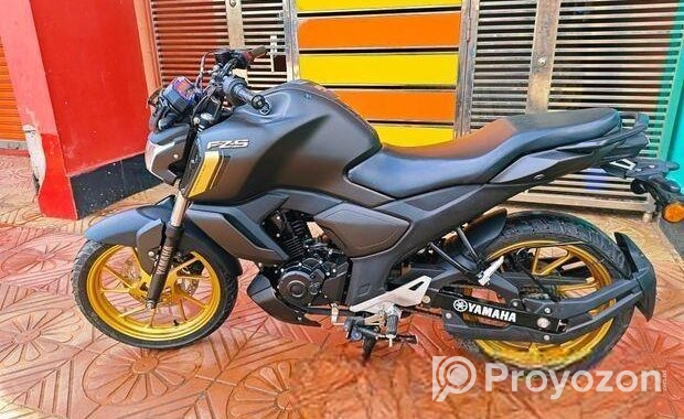 Yamaha Fzs V4 . 2025