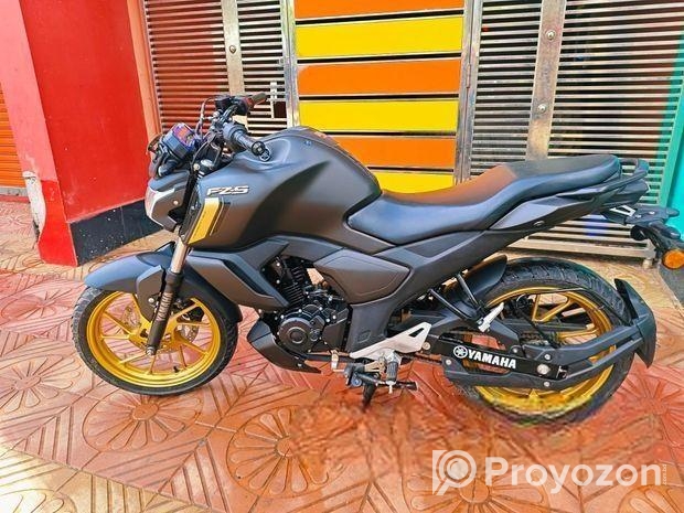 Yamaha Fzs V4 . 2025