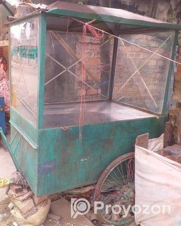 একটি চটপটি / ফুসকার মজবুত গাড়ি বিক্রি হবে।