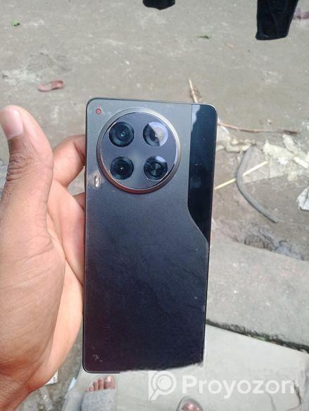 Tecno Camon 30 . (Used)