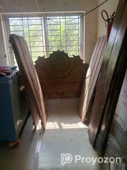 মেহেগুনি কাঠের