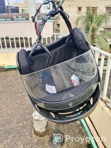 হেলমেট সম্পূর্ণ ভালো আছে