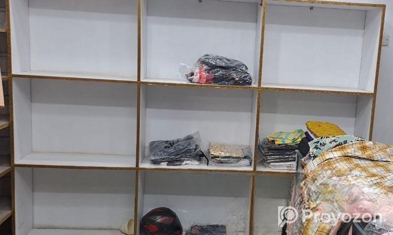 দোকানের তাড়িয়া (তাক) বিক্রি হইবে