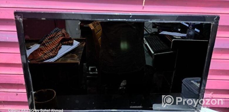 Esonic 19 inch Monitor (Fresh)