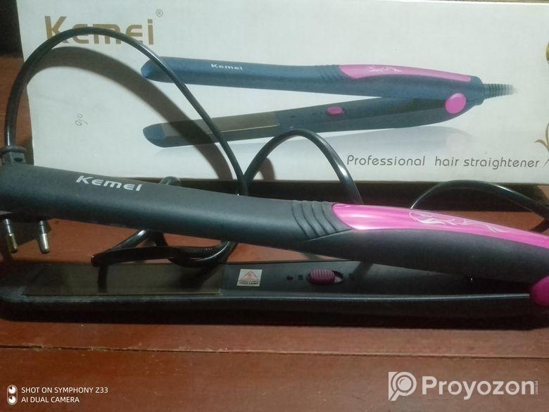 একটি Kemi Hair Straightener বিক্রয় করা হবে।