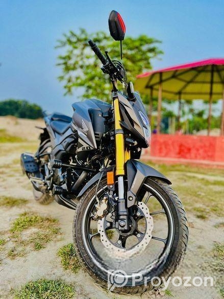 Honda Hornet 2.0 fi abs 2025