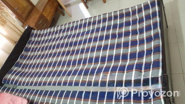 ২ টি সিঙ্গেল তোষক বিক্রি হবে