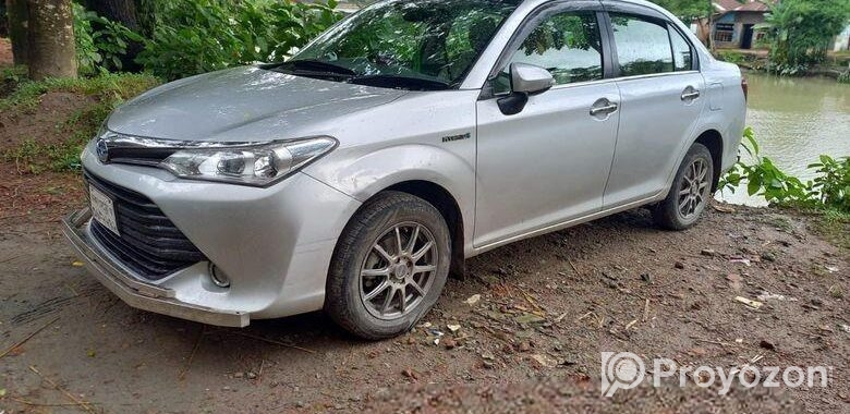 Toyota Axio Hybrid 2015