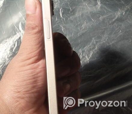 Apple iPhone 13 (Used)