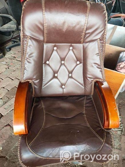 Office Chair & Table