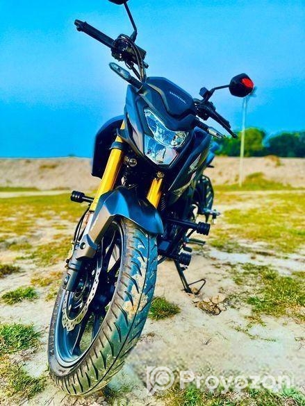 Honda Hornet 2.0 fi abs 2025