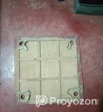 Carrom board