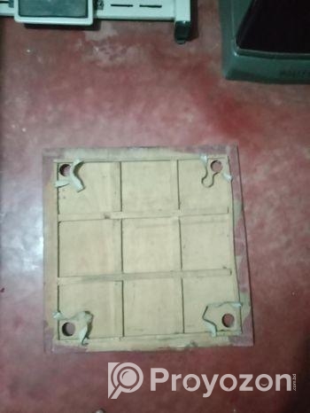 Carrom board