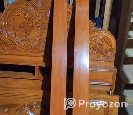মেহগুনি কাঠের খাট