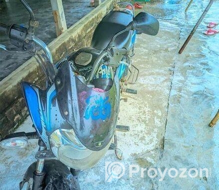 Bajaj Discover 100 . 2015
