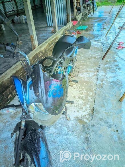 Bajaj Discover 100 . 2015