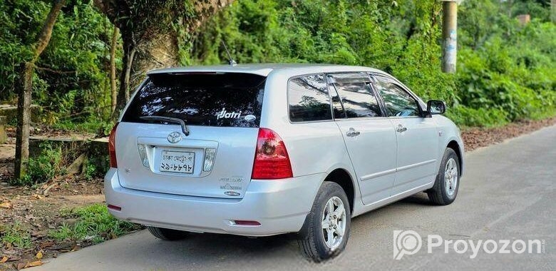 Toyota Fielder . 2005