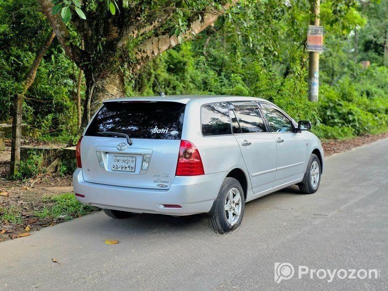 Toyota Fielder . 2005