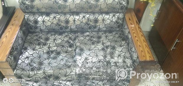 সোফা বিক্রি করা হবে