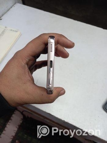 Samsung Galaxy S22 . (Used)