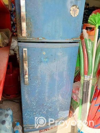 ফ্রীজ বিক্রি হবে