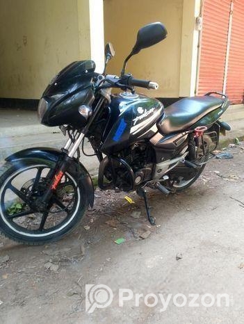 Bajaj Pulsar 150 . 2017