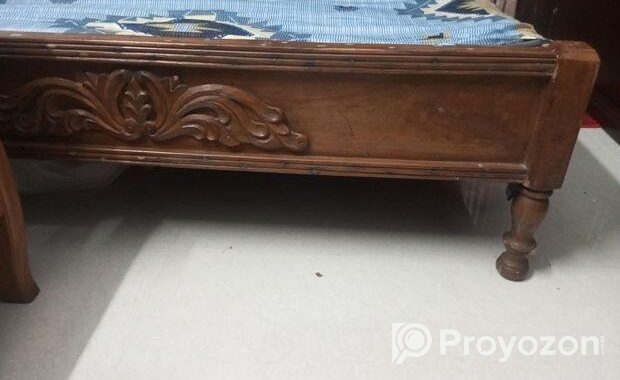 মেহগনি কাঠের খাট। ৫ফিট, ৭ফিট