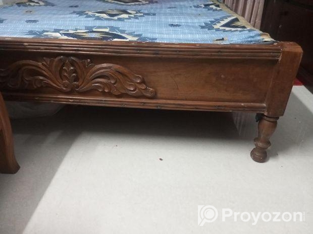 মেহগনি কাঠের খাট। ৫ফিট, ৭ফিট