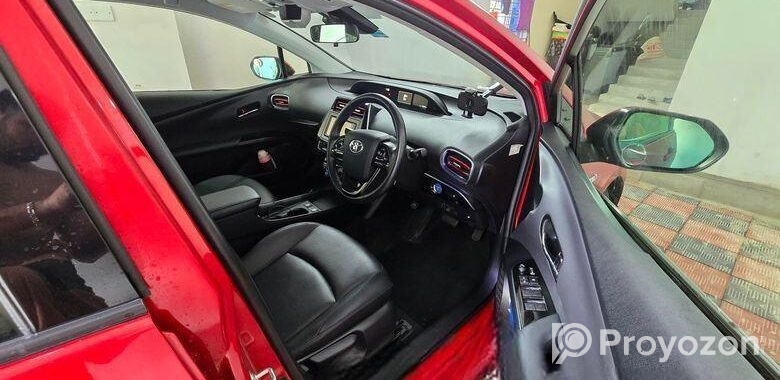Toyota Prius . 2019