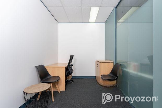 Fully serviced office for you and team in Regus Rahim Plaza De CP