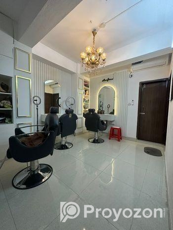 লেডিস/বিউটি পার্লার বিক্রি