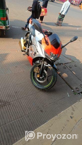 Suzuki Gixxer SF . 2024