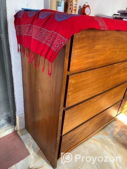 সেগুন কাঠের বার্নিশ করা ওয়ারড্রব