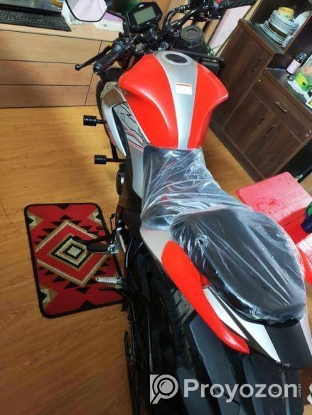 Suzuki Gixxer . 2025