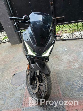 Hero Karizma XMR 210 . 2024