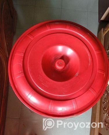 এলনিনো হ্যান্ড ফিডিং বেবি