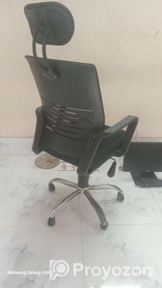 দামে কম মানে ভালো Luxurious চেয়ার।