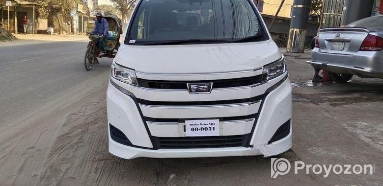 Toyota Noah 2019