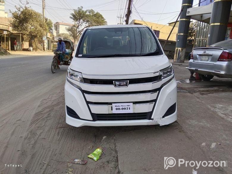Toyota Noah 2019