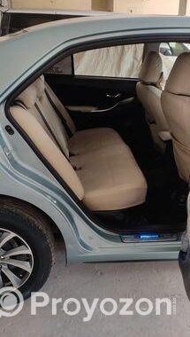 Toyota Premio F 2016