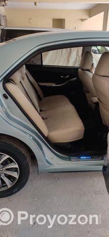 Toyota Premio F 2016