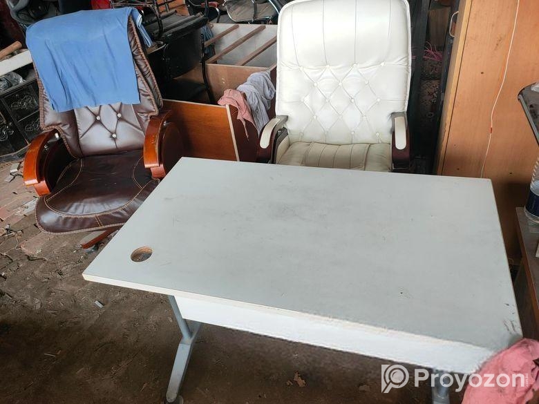 Office Chair & Table