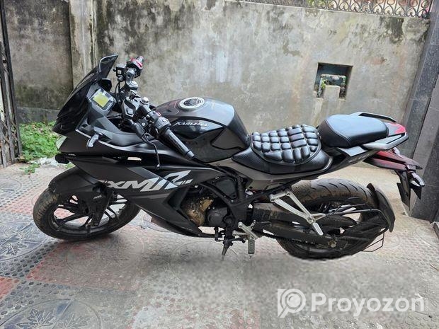 Hero Karizma XMR 210 . 2024