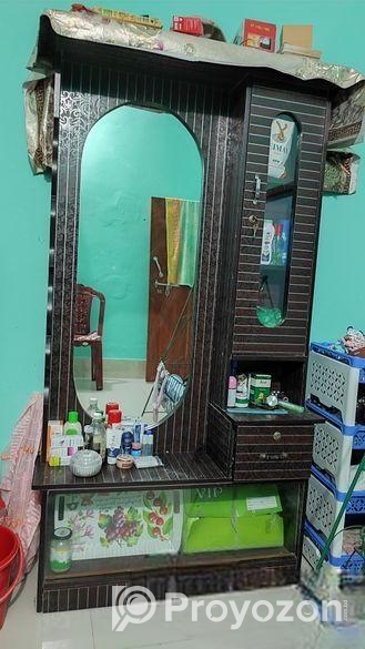 ড্রেসিং টেবিল বিক্রি হবে