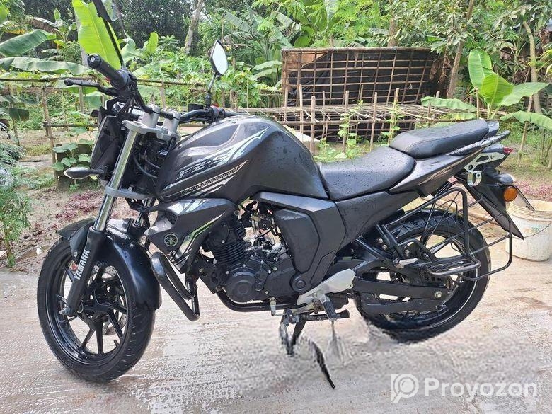 Yamaha FZs V2 . 2022
