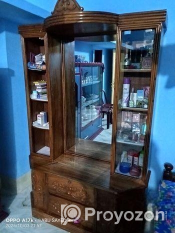 ড্রেসিং টেবিল