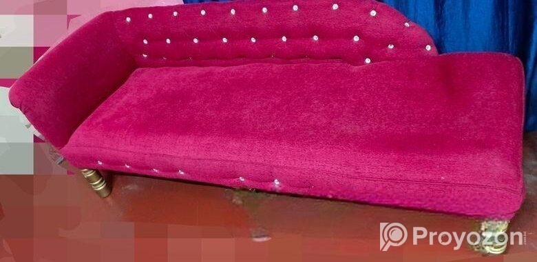সেগুন কাঠের তৈরি ডিভান
