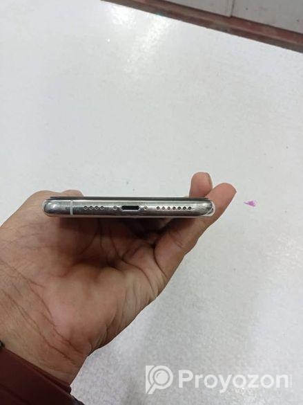 Apple iPhone 11 Pro Max . (Used)